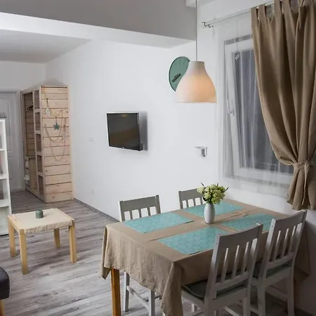 Cozy Overlooking Downtown