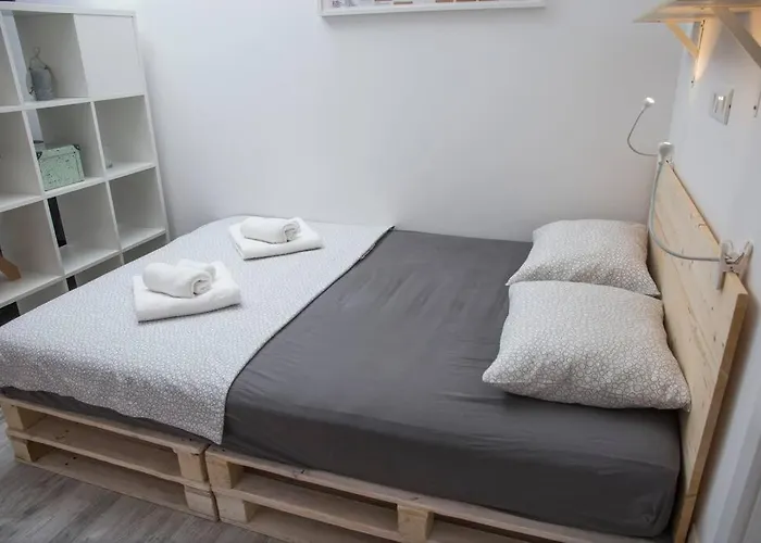 Cozy Overlooking Downtown * Makarska