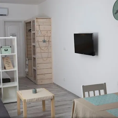 Cozy Overlooking Downtown *