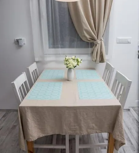 Cozy Overlooking Downtown Apartman *