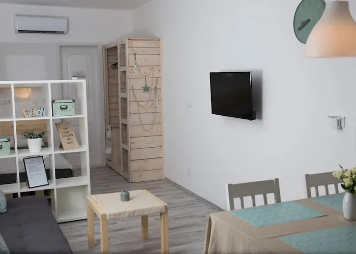 Cozy Overlooking Downtown *