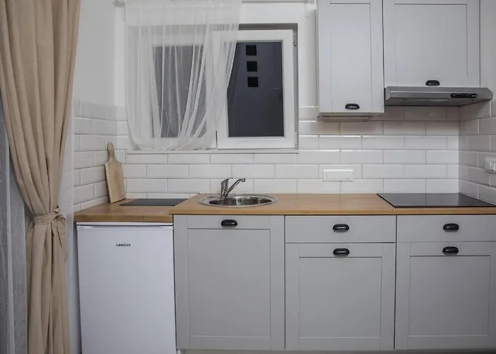 Cozy Overlooking Downtown *